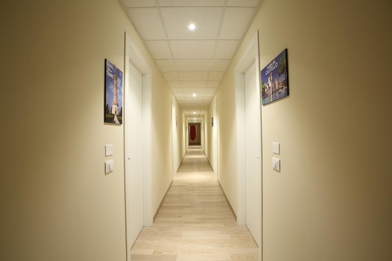 Albergo Trattoria Italia Desenzano del Garda Exterior photo