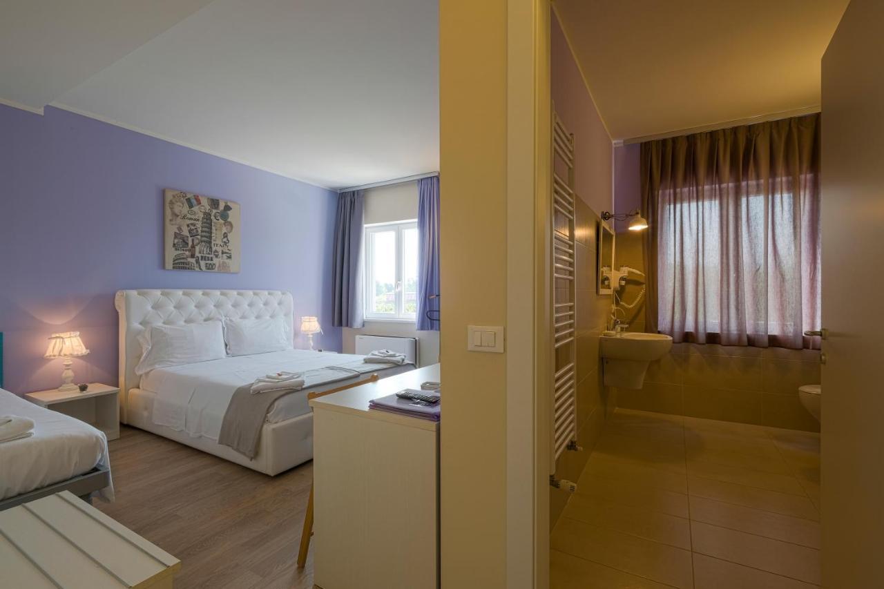 Albergo Trattoria Italia Desenzano del Garda Exterior photo